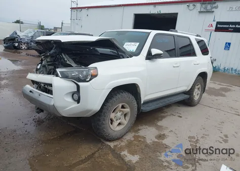2016 Toyota 4Runner Sr5 z USA, uszkodzony, nr VIN JTEBU5JR6G5293645